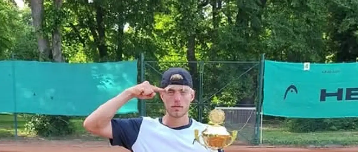 MIKULÁŠ HOLUB!!