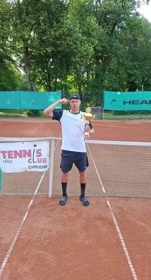 MIKULÁŠ HOLUB!!