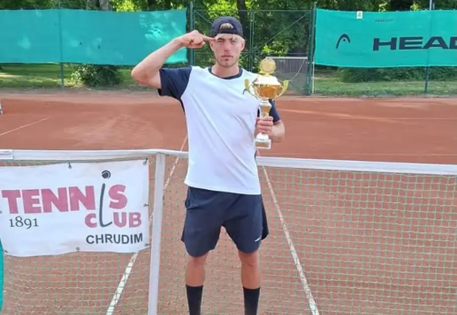 MIKULÁŠ HOLUB!!