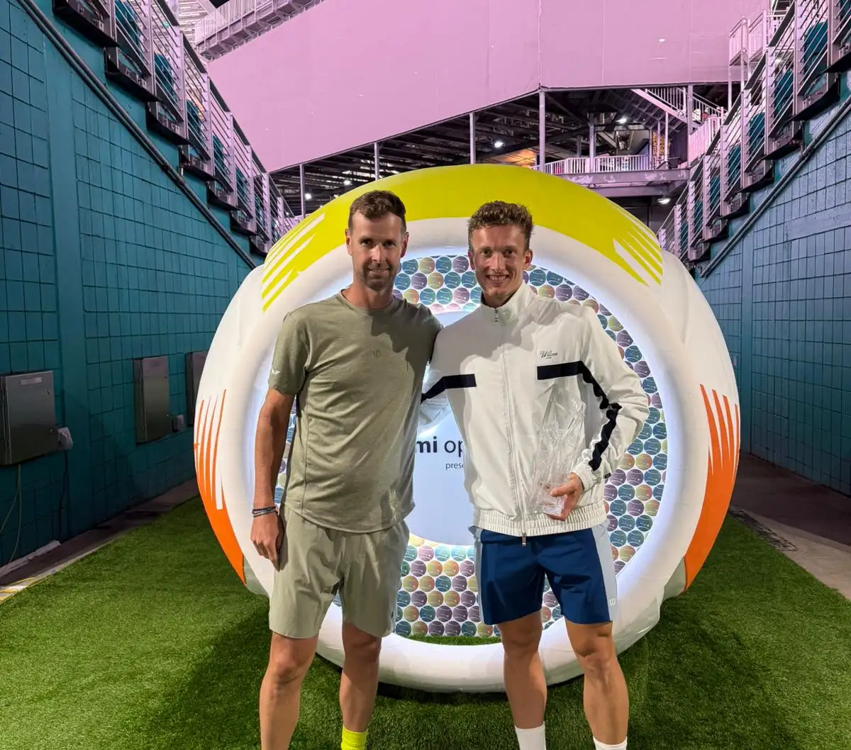 POZDRAV Z MIAMI DO TCDK!!